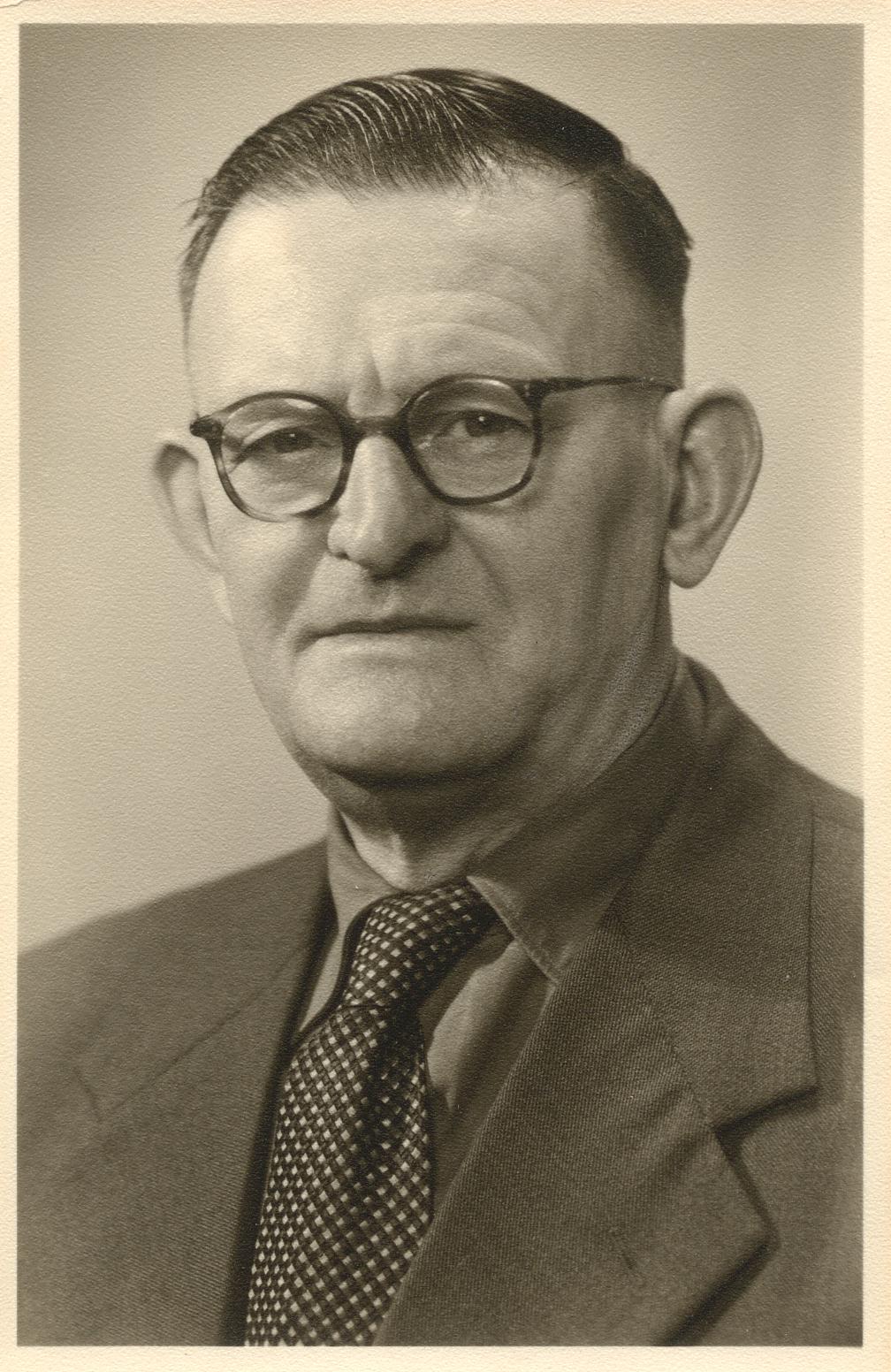 Klik voor foto in apart venster albert_v_d_broek_1887.jpg